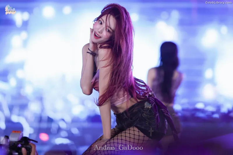 Yuna - ITZY (유나, Shin Yu Na) photo 6 of 1698