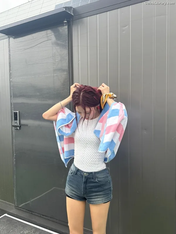 Yuna - ITZY (유나, Shin Yu Na) photo 20 of 1698