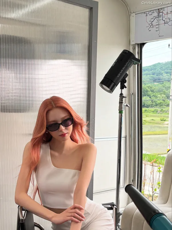 Yuna - ITZY (유나, Shin Yu Na) photo 19 of 1698