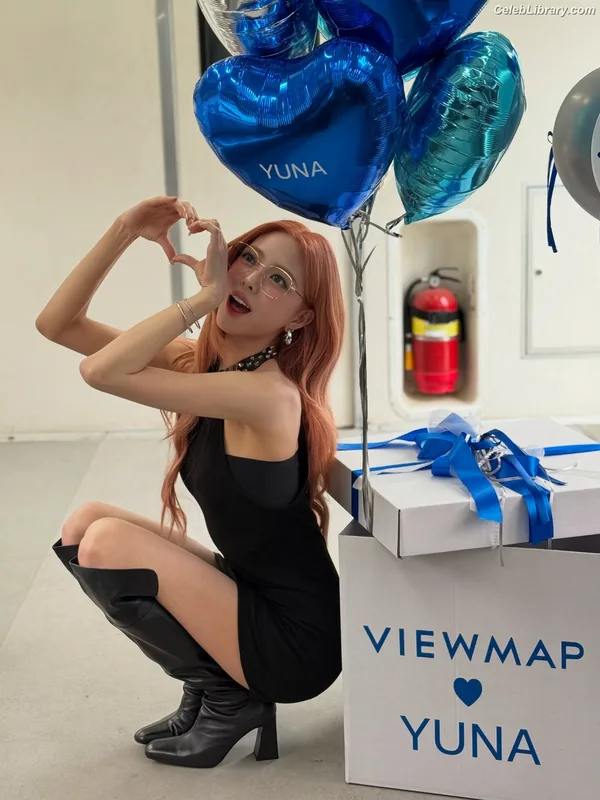 Yuna - ITZY (유나, Shin Yu Na) photo 23 of 1698