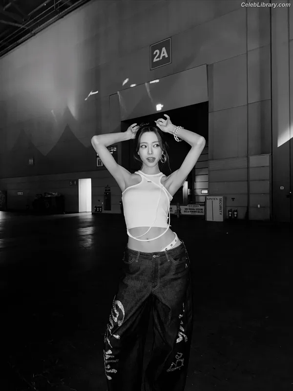 Yuna - ITZY (유나, Shin Yu Na) photo 14 of 1698