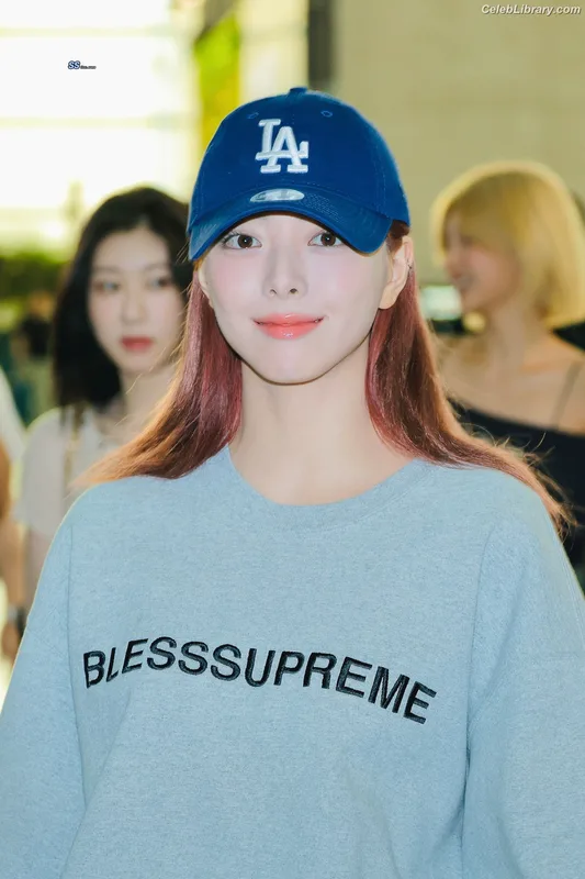 Yuna - ITZY (유나, Shin Yu Na) photo 16 of 1698