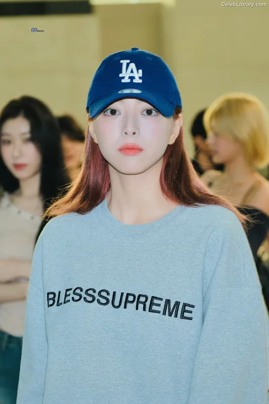 Yuna - ITZY (유나, Shin Yu Na) photo 17 of 1698