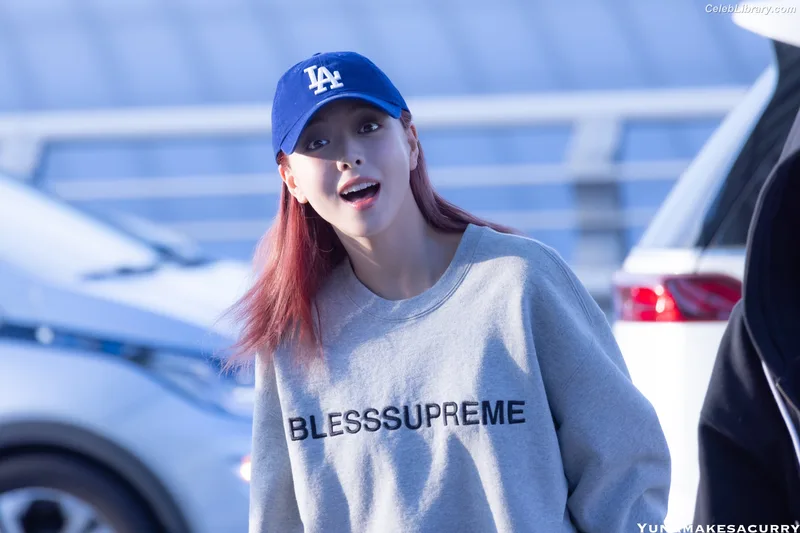 Yuna - ITZY (유나, Shin Yu Na) photo 21 of 1698