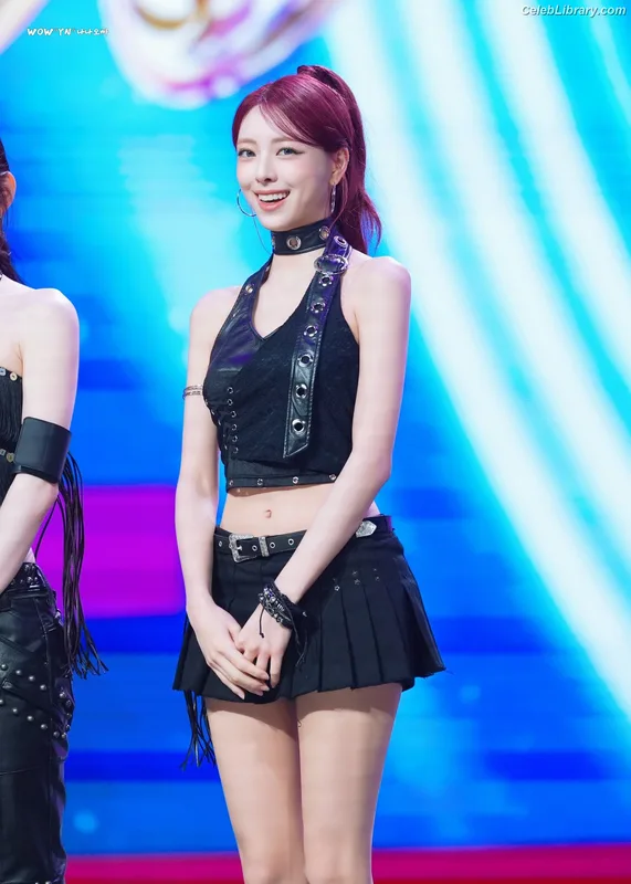 Yuna - ITZY (유나, Shin Yu Na) photo 21 of 1698