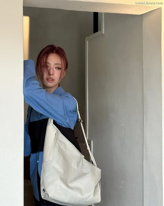 Yuna - ITZY (유나, Shin Yu Na) photo 9 of 1698