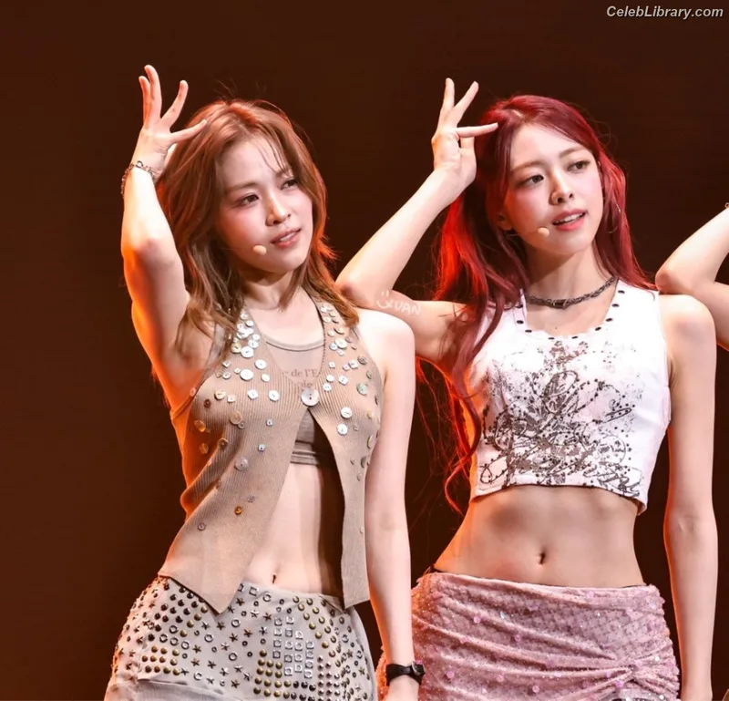 Yuna - ITZY (유나, Shin Yu Na) photo 10 of 1698