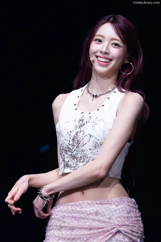 Yuna - ITZY (유나, Shin Yu Na) photo 11 of 1698