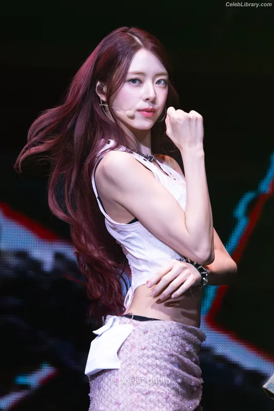 Yuna - ITZY (유나, Shin Yu Na) photo 13 of 1698