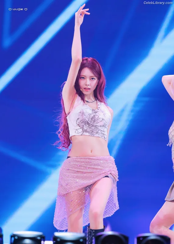 Yuna - ITZY (유나, Shin Yu Na) photo 16 of 1698