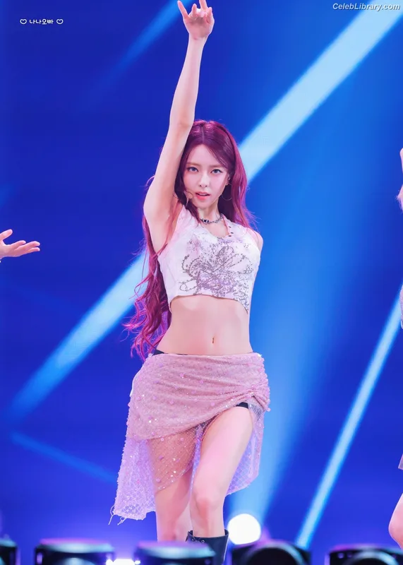 Yuna - ITZY (유나, Shin Yu Na) photo 18 of 1698