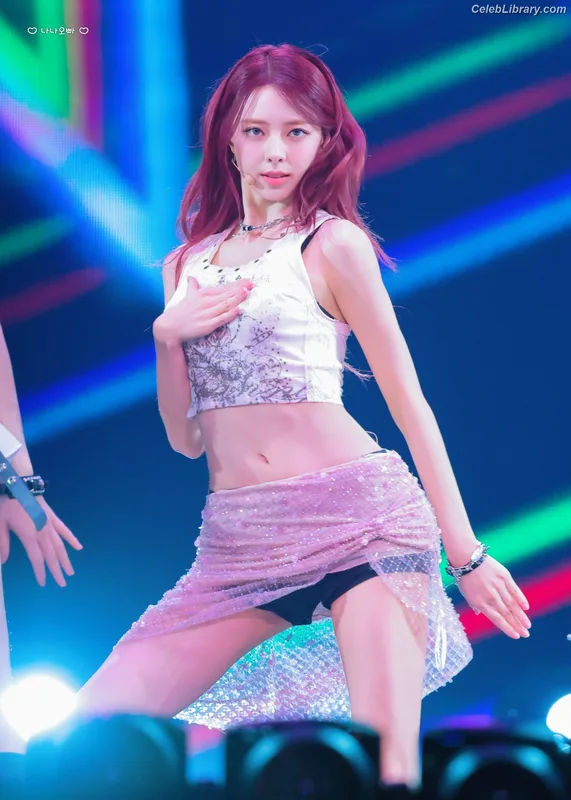 Yuna - ITZY (유나, Shin Yu Na) photo 19 of 1698