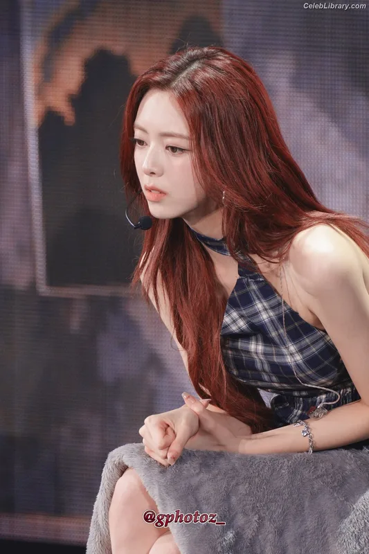 Yuna - ITZY (유나, Shin Yu Na) photo 3 of 1698