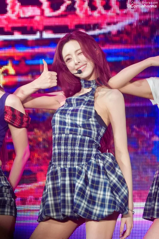 Yuna - ITZY (유나, Shin Yu Na) photo 7 of 1698