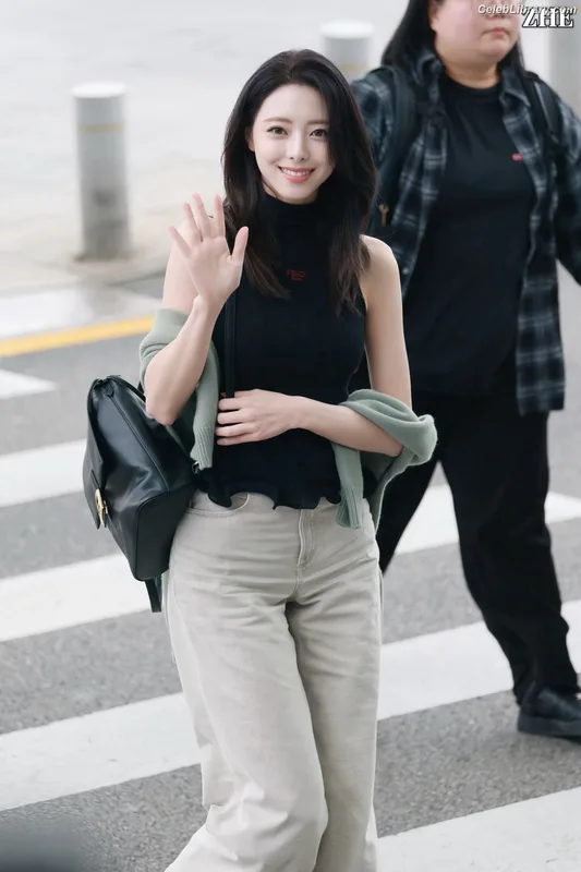Yuna - ITZY (유나, Shin Yu Na) photo 24 of 1698