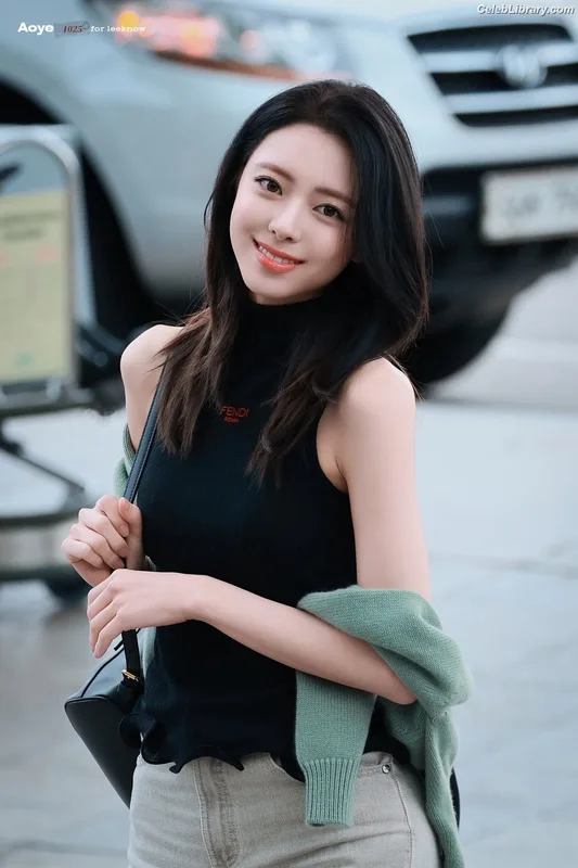 Yuna - ITZY (유나, Shin Yu Na) photo 7 of 1698