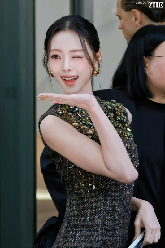 Yuna - ITZY (유나, Shin Yu Na) photo 20 of 1698