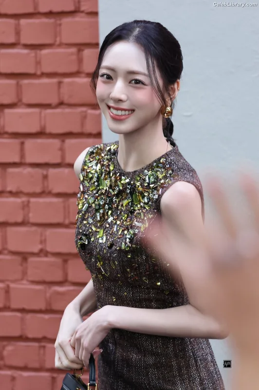 Yuna - ITZY (유나, Shin Yu Na) photo 23 of 1698