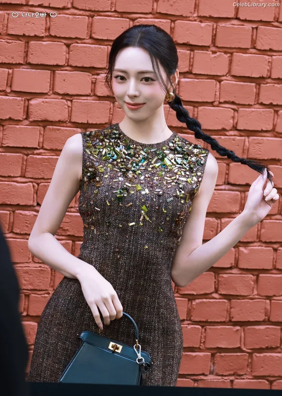 Yuna - ITZY (유나, Shin Yu Na) photo 5 of 1698
