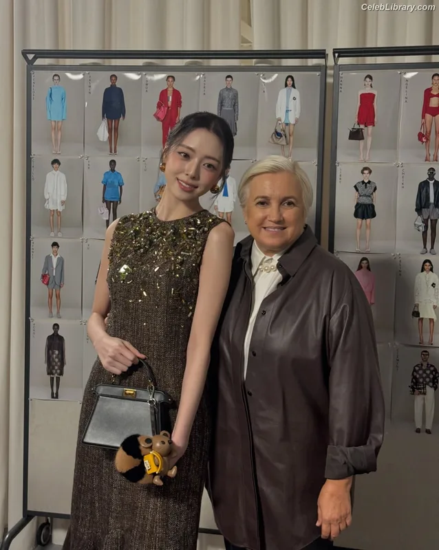 Yuna - ITZY (유나, Shin Yu Na) photo 21 of 1698