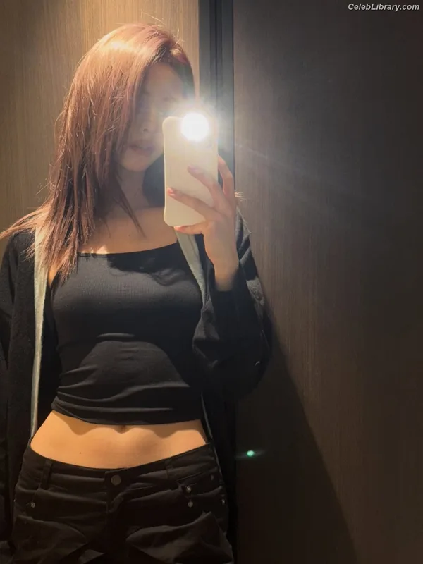 Yuna - ITZY (유나, Shin Yu Na) photo 3 of 1698