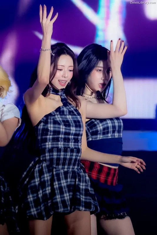 Yuna - ITZY (유나, Shin Yu Na) photo 11 of 1698