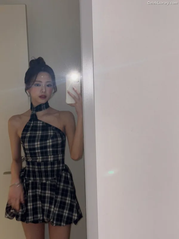 Yuna - ITZY (유나, Shin Yu Na) photo 21 of 1698