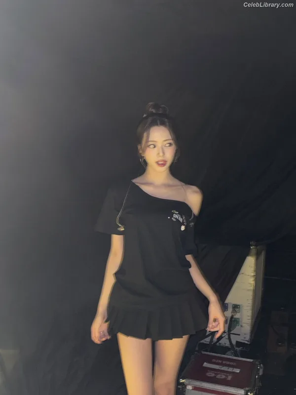 Yuna - ITZY (유나, Shin Yu Na) photo 23 of 1698