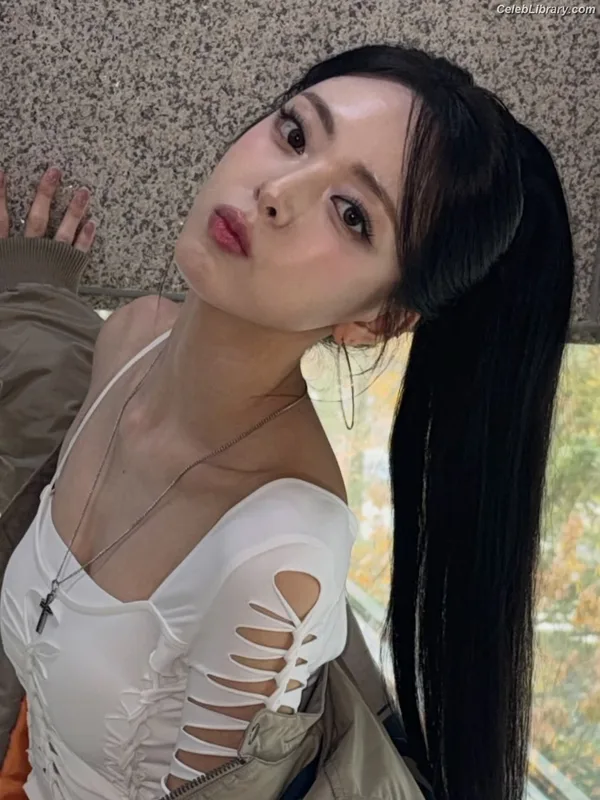 Yuna - ITZY (유나, Shin Yu Na) photo 17 of 1698