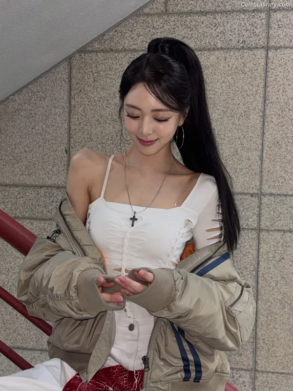 Yuna - ITZY (유나, Shin Yu Na) photo 18 of 1698