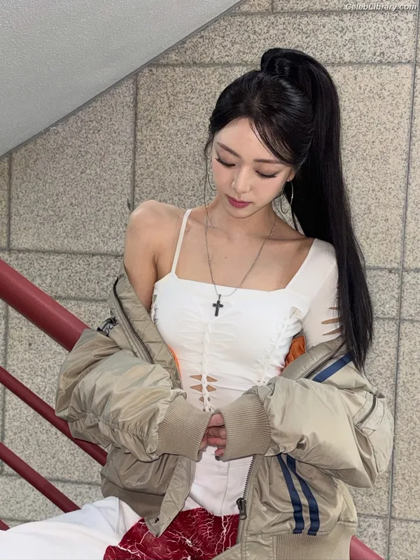 Yuna - ITZY (유나, Shin Yu Na) photo 19 of 1698