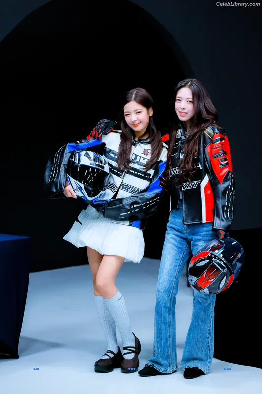 Yuna - ITZY (유나, Shin Yu Na) photo 22 of 1698