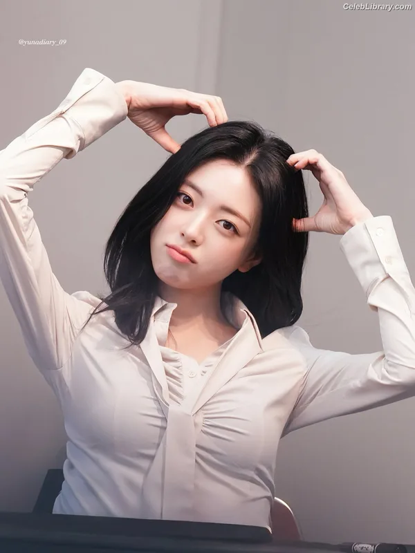 Yuna - ITZY (유나, Shin Yu Na) photo 17 of 1698