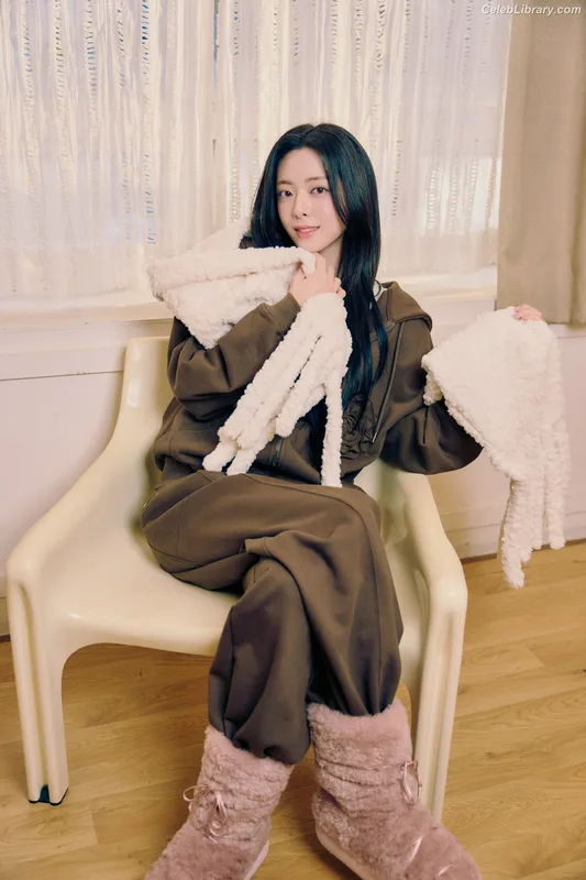 Yuna - ITZY (유나, Shin Yu Na) photo 23 of 1698