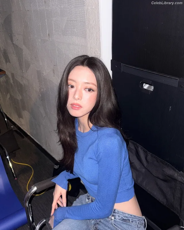 Yuna - ITZY (유나, Shin Yu Na) photo 10 of 1698