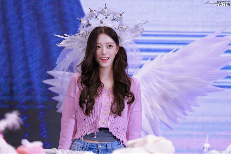 Yuna - ITZY (유나, Shin Yu Na) photo 16 of 1698