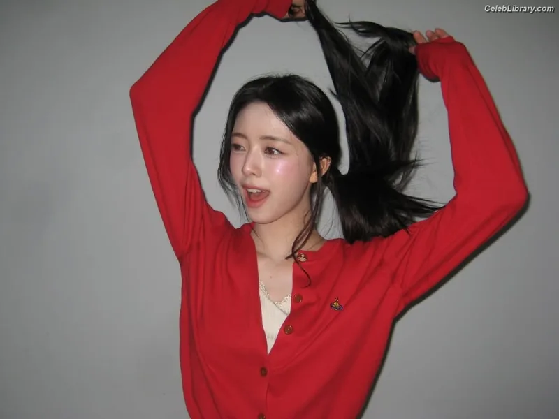 Yuna - ITZY (유나, Shin Yu Na) photo 21 of 1698