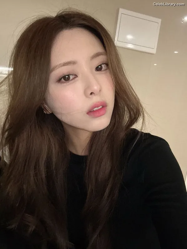 Yuna - ITZY (유나, Shin Yu Na) photo 22 of 1698