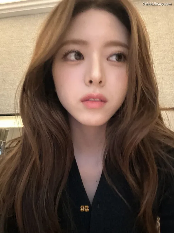 Yuna - ITZY (유나, Shin Yu Na) photo 23 of 1698