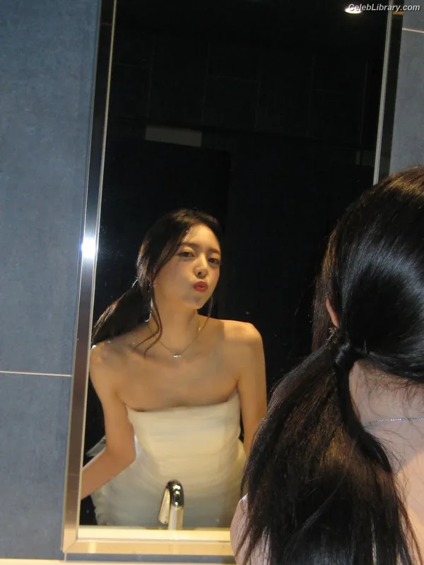 Yuna - ITZY (유나, Shin Yu Na) photo 4 of 1698