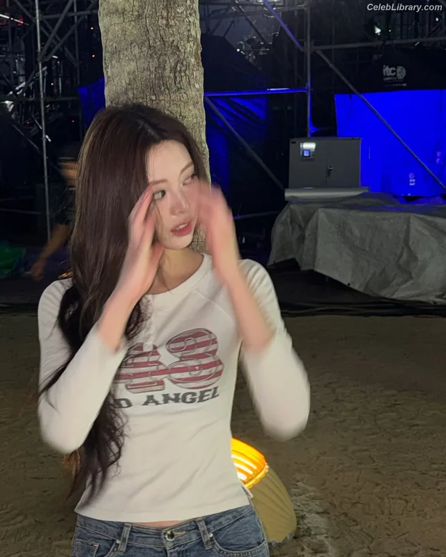 Yuna - ITZY (유나, Shin Yu Na) photo 11 of 1698