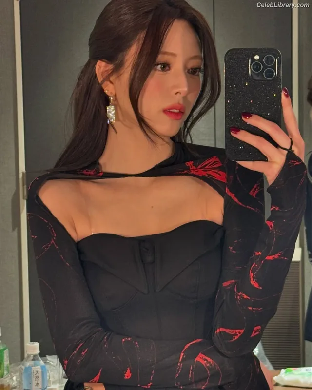 Yuna - ITZY (유나, Shin Yu Na) photo 13 of 1698