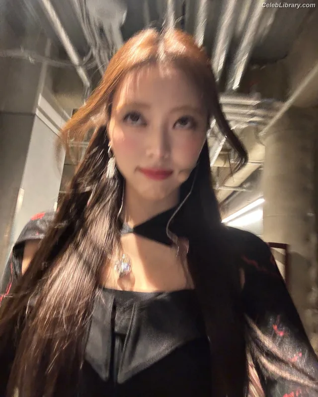 Yuna - ITZY (유나, Shin Yu Na) photo 22 of 1698