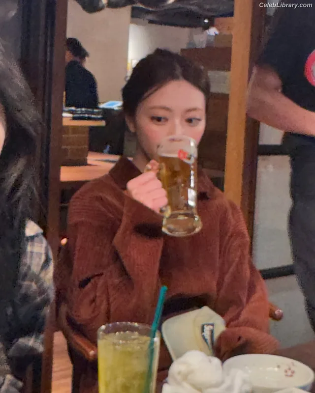 Yuna - ITZY (유나, Shin Yu Na) photo 1 of 1698