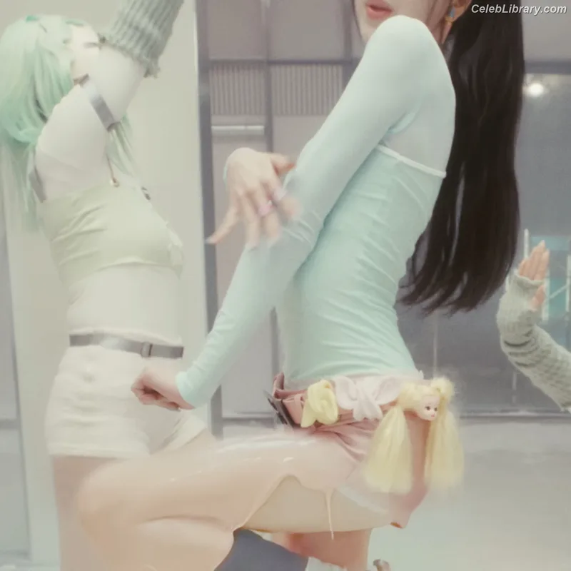 Yuna - ITZY (유나, Shin Yu Na) photo 12 of 1698