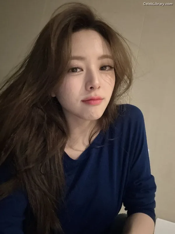 Yuna - ITZY (유나, Shin Yu Na) photo 15 of 1698