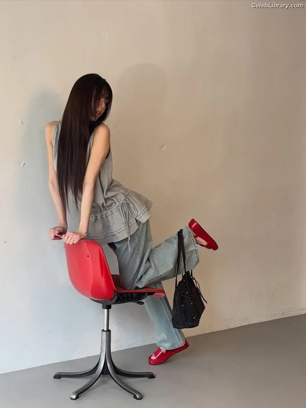 Yuna - ITZY (유나, Shin Yu Na) photo 18 of 1698