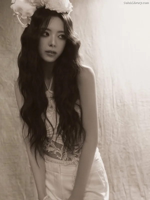 Yuna - ITZY (유나, Shin Yu Na) photo 24 of 1698