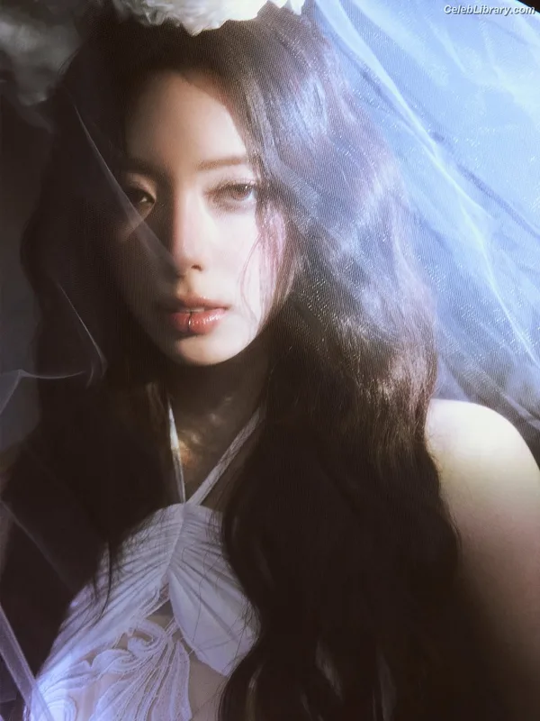 Yuna - ITZY (유나, Shin Yu Na) photo 2 of 1698