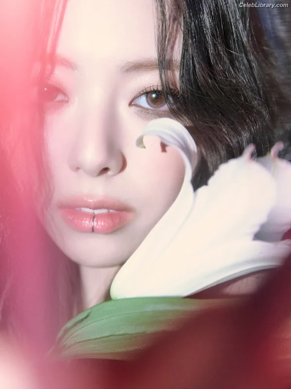 Yuna - ITZY (유나, Shin Yu Na) photo 3 of 1698